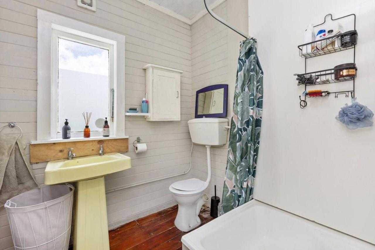 Cox Bay Cottage Raglan Esterno foto